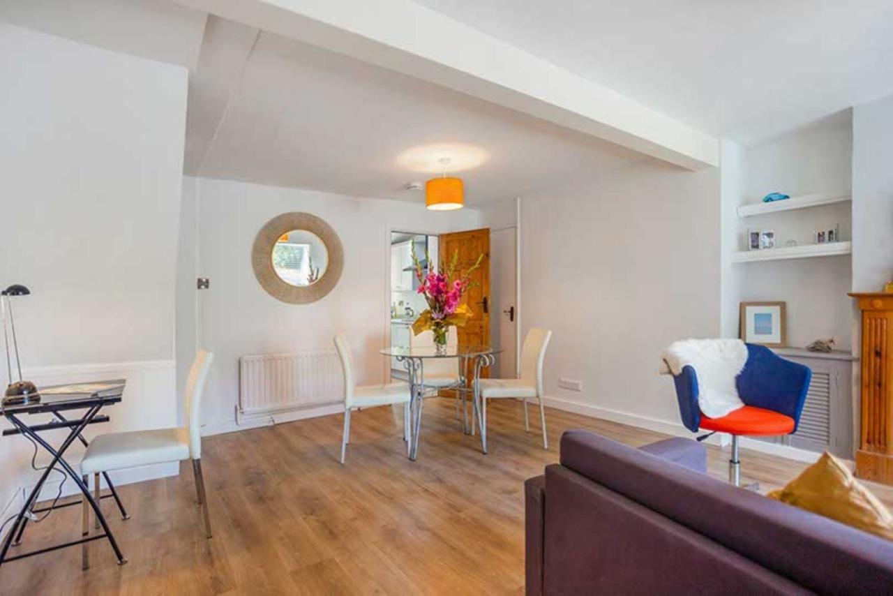 Relax With The Whole Family At The Cosy - Business Rates Available Please Enquire