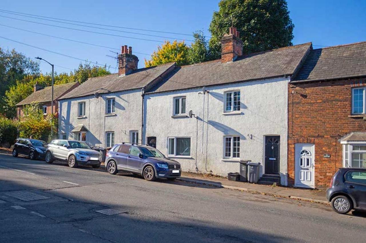 Relax With The Whole Family At The Cosy - Business Rates Available Please Enquire Holiday home